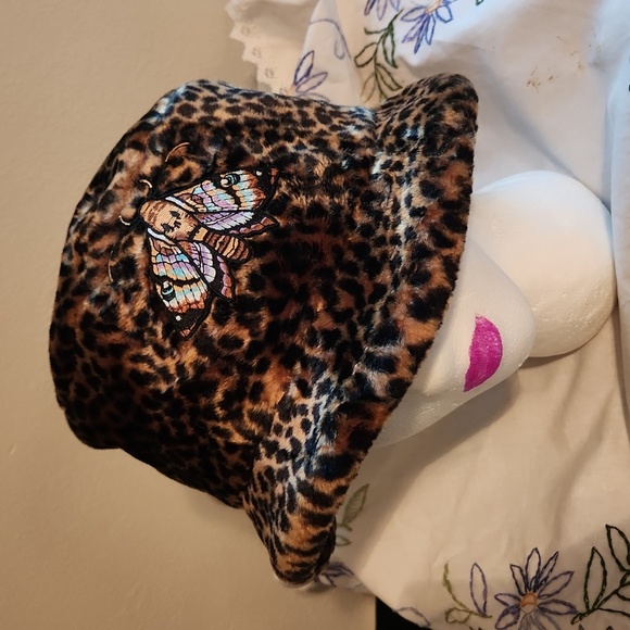 Goorin Bros Accessories - Vinatge animal print bucket hat